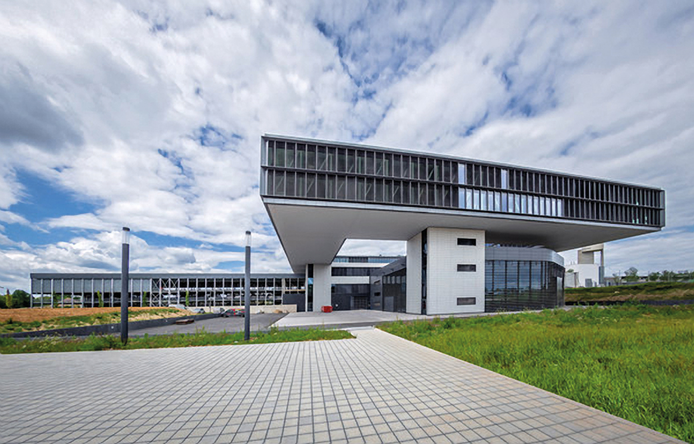 CARGOLUX HEADQUARTER A LUXEMBOURG-FINDEL Maître d’ouvrage : LuxAirport / Architecte : AS+P - BENG AU CARRE CABINET D’INGENIEURS-CONSEILS - AU2