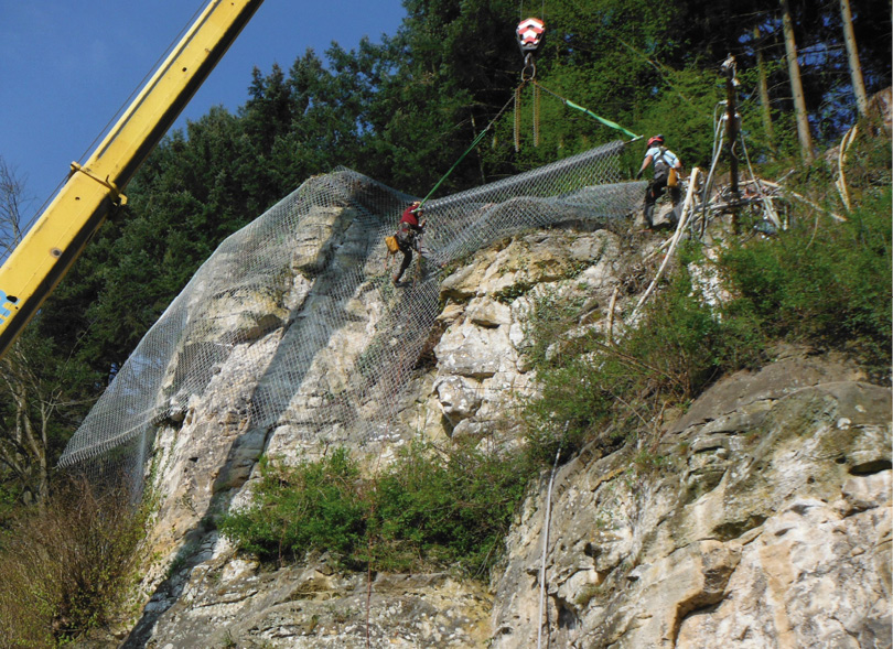 6 Sécurisation de sites à falaises et sites à risque : Inventaire et évaluation des sites à risques / Planification des mesures de sécurisation / Suivi des travaux de mise en oeuvre (en collaboration avec les experts géologues du bureau SolEtude) 6 Sécurisation de sites à falaises et sites à risque : Inventaire et évaluation des sites à risques / Planification des mesures de sécurisation / Suivi des travaux de mise en oeuvre (en collaboration avec les experts géologues du bureau SolEtude)