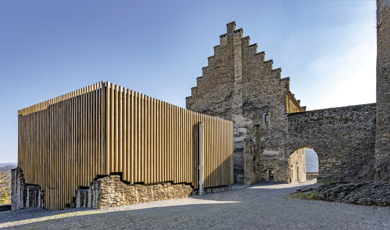 Réaménagement et construction d’une annexe au Château de Bourscheid / Rénovation de la maison de Stolzembourg | vues extérieures Bauhärepräis 2020 Mention Bâtiment à vocation éducative / culturelle / sportive BECKER ARCHITECTURE & URBANISME S.à R.L.
